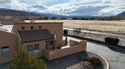 Best Views in Moab | Pool & Hot Tub I Garage & Trailer Parking I Pet Friendly