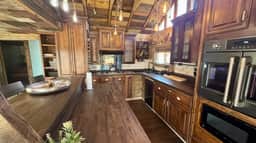 Rustic Soul Retreat I Private Hot Tub I Central Location
