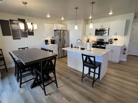 Capone's Hideaway! - Pet Friendly