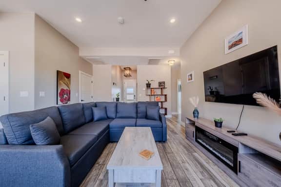 Casa De Red Rock I Pet-Friendly I Pool & Fitness Center I EV Charger