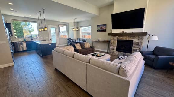 Red Rock Retreat at La Estancia - Image 3
