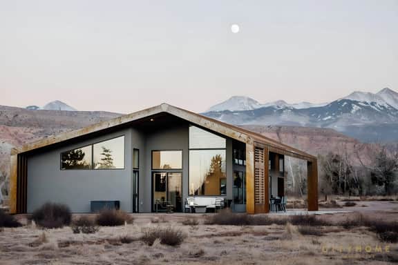 Moab Modern I Panoramic Views I Private Hot Tub