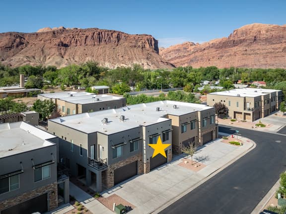 Entrada 635 | Pet Friendly I Pool & Hot Tub