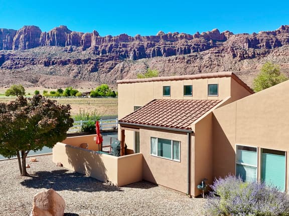 Raven's Retreat I Garage I Pool I Pet Friendly