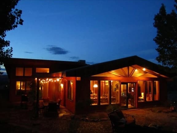 The Moab Pearl Ecolodge I Peaceful Retreat I Private Hot Tub I 360° Views!