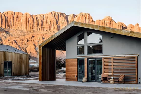 Moab Modern I Panoramic Views I Private Hot Tub